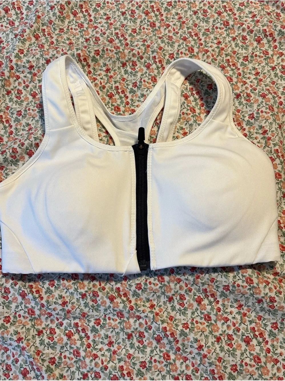 NIKE Front-Zip White Sports Bra